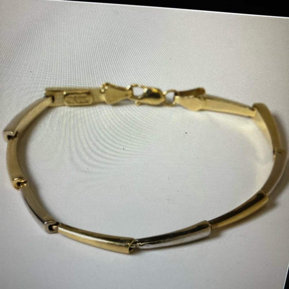 14k two tone bracelet. Size 7.25